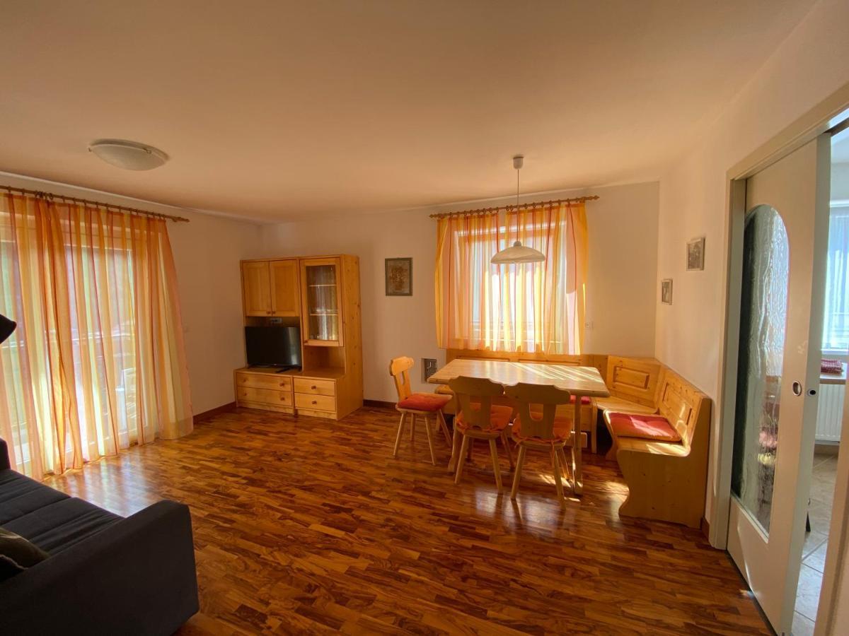 Amalia Apartment Santa Cristina Val Gardena Exteriör bild