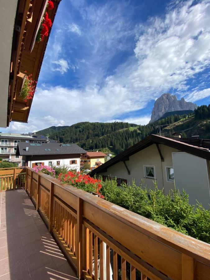 Amalia Apartment Santa Cristina Val Gardena Exteriör bild